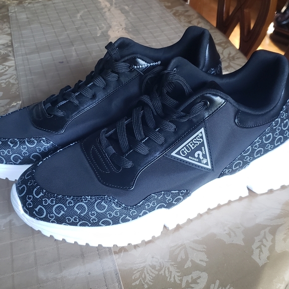 Men's Santoro Logo-Print Lace-Up Running Sneaker - Picture 1 of 8